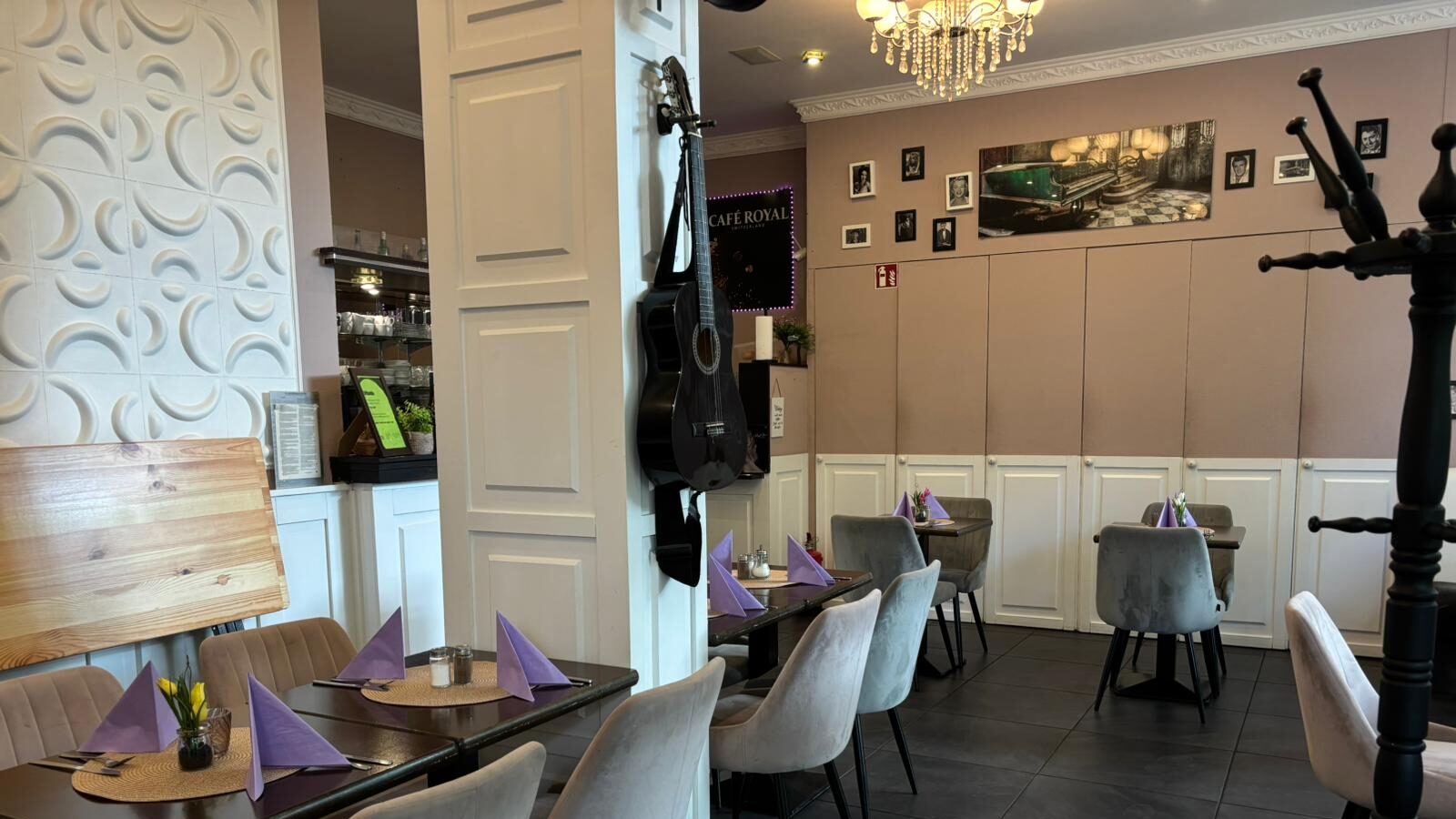 JaninesCafe2